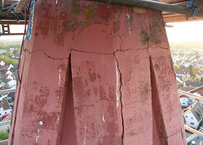 Aber erst nachdem das Gerüst stand, konnten das wahre Ausmaß der Schäden am Beton festgestellt werden.
