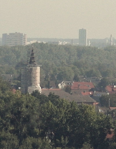 Und hier noch Blick auf den ebenfalls eingerüsteten Kirchturm unserer Schwestergemeinde St. Martin Forchheim.

Im Hintergrund ist bereits Karlsruhe zu erkennen.
